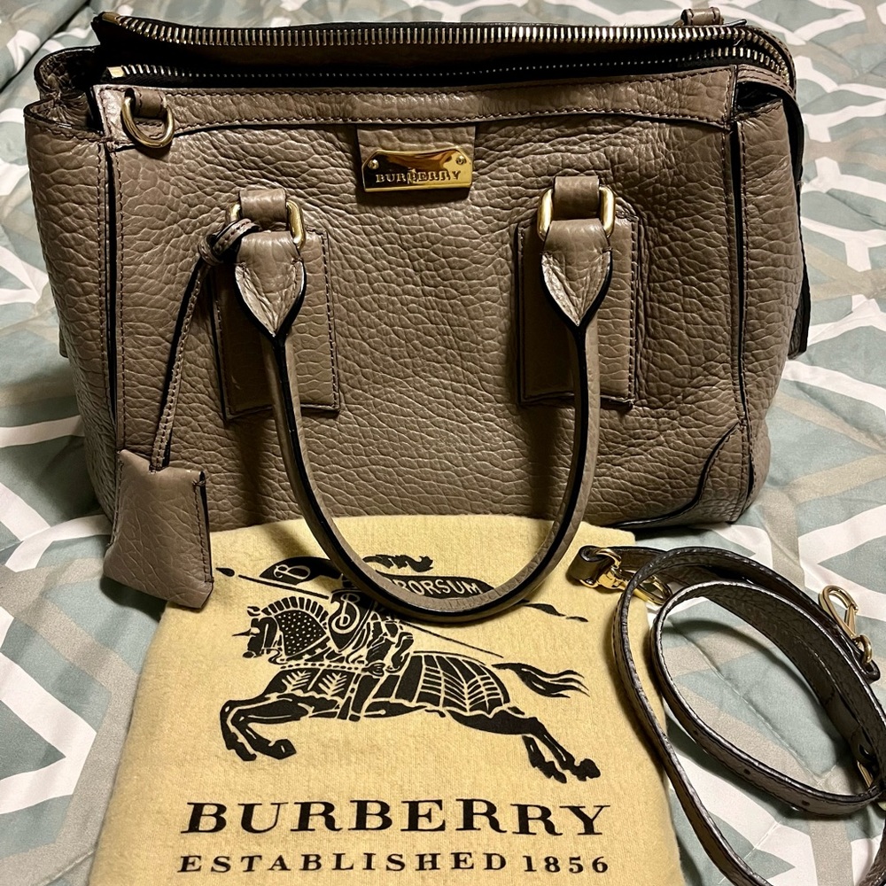 Authentic Burberry Handbag - Picture 4 of 7